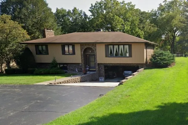 3411 E CRYSTAL LAKE AVE