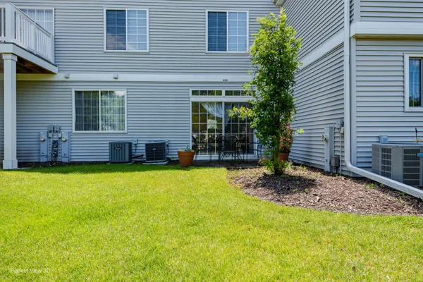 404 CASCADE LN 404