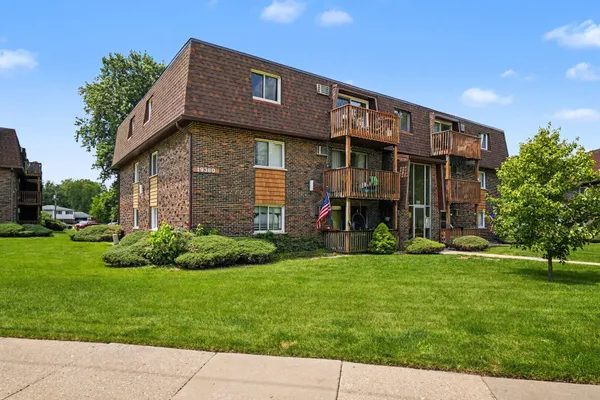 19380 WOLF RD 11