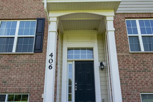 406 PRAIRIE CT