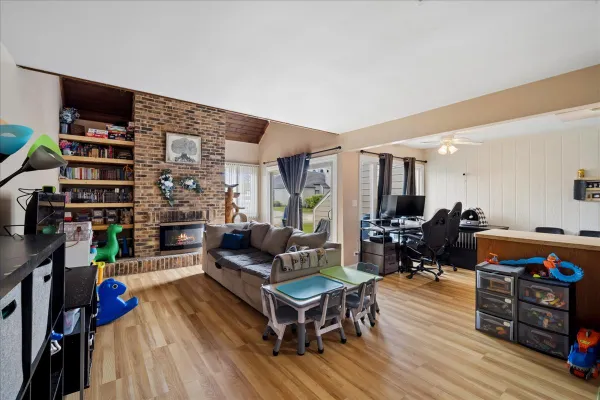 3309 BEACON ST 62