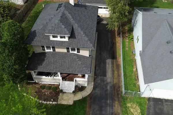 211 N BATAVIA AVE