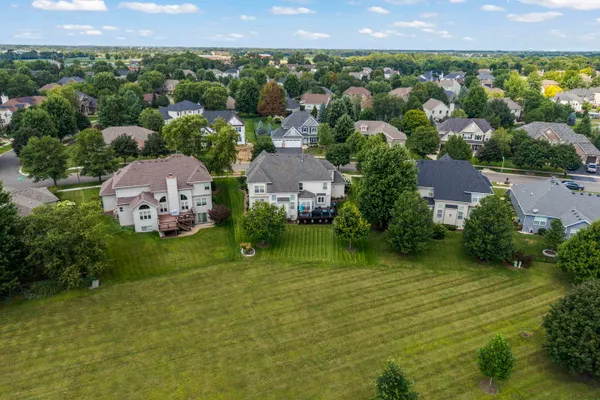 1122 CLEARWATER DR