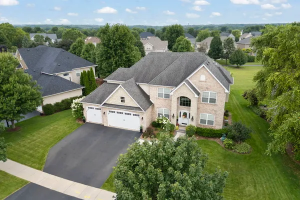 1122 CLEARWATER DR