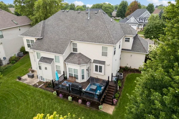 1122 CLEARWATER DR