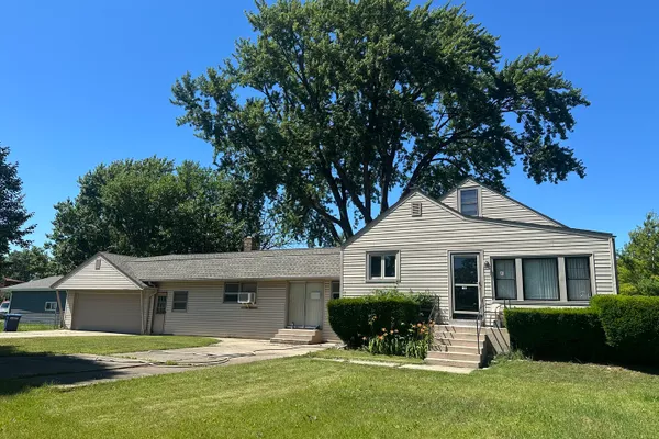 100 COUNTRY CLUB DR