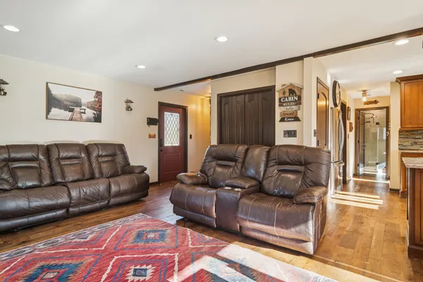 9510 MARTIN DR