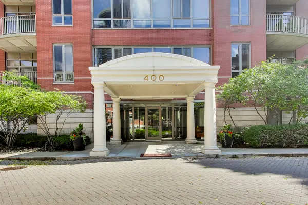 400 N CLINTON ST 507