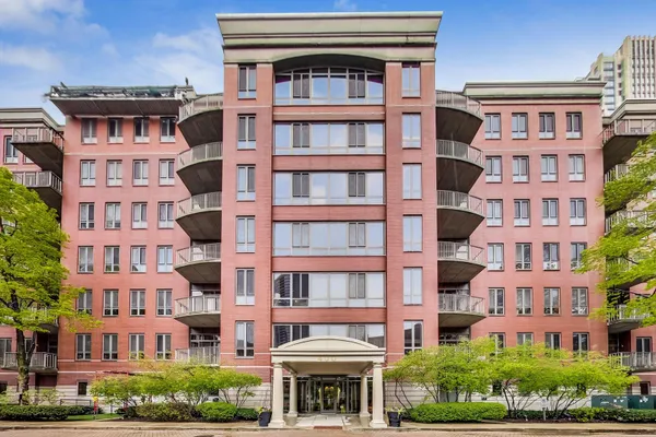 400 N CLINTON ST 507