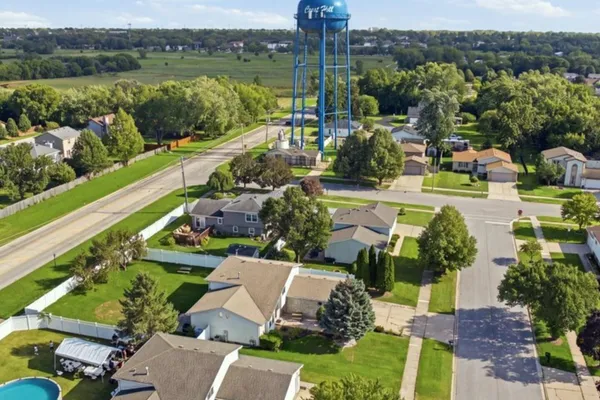 2010 WATERTOWER PL