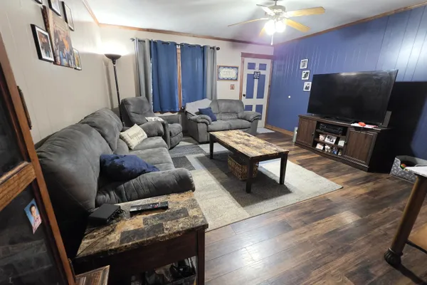 808 TOMAHAWK DR