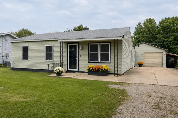 808 TOMAHAWK DR