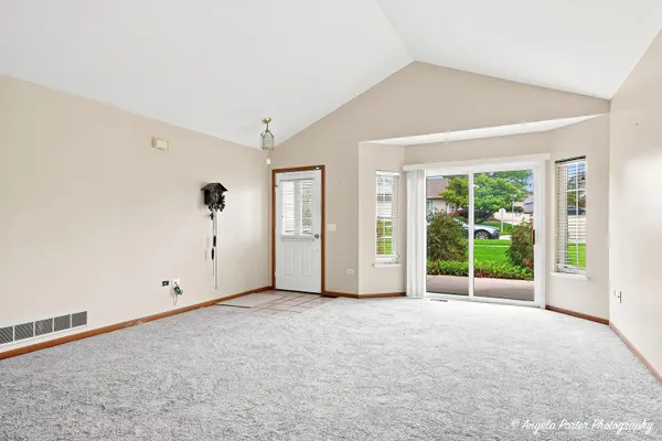 1744 COURT ST 1744