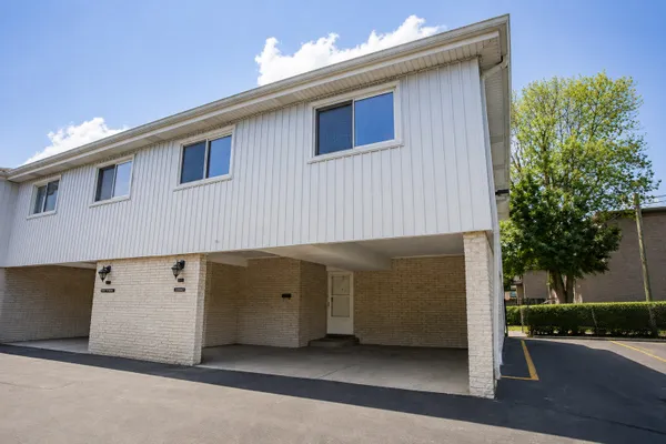 2846 W TOUHY AVE H
