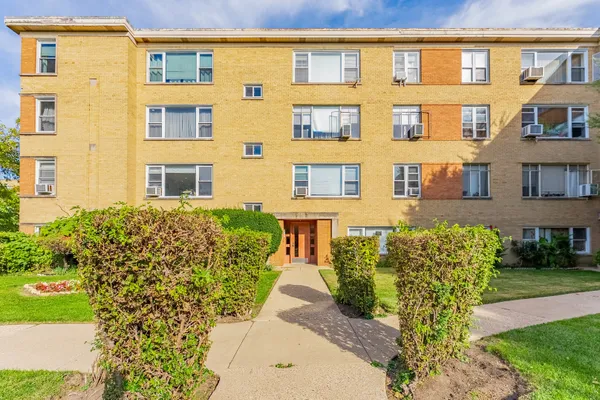 6035 N DAMEN AVE 109