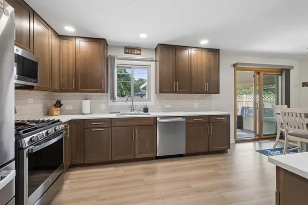 209 MURRAY DR