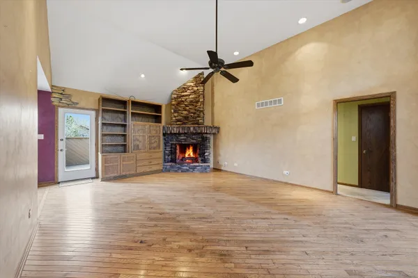 1544 WAYNE DR