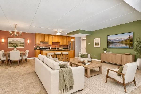 1301 N WESTERN AVE 237