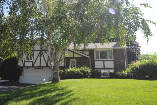 613 GARYS DR