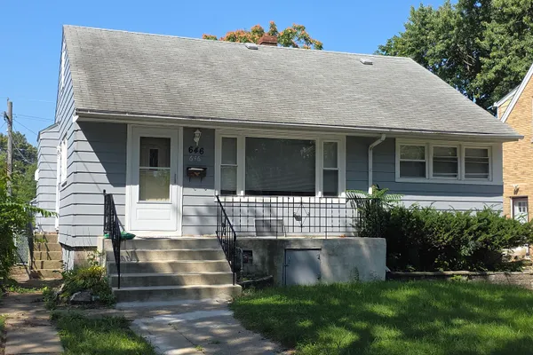 646 MACKINAW AVE