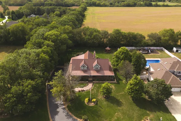 2220 SUNSET VIEW LN