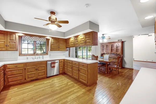 873 DAMICO DR
