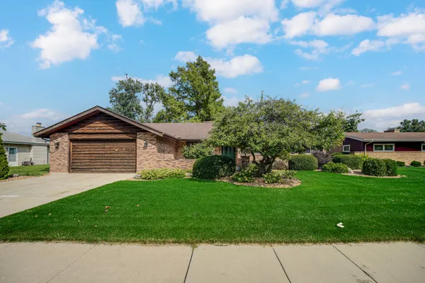 873 DAMICO DR