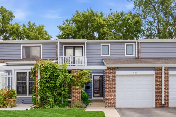 411 HICKORY DR