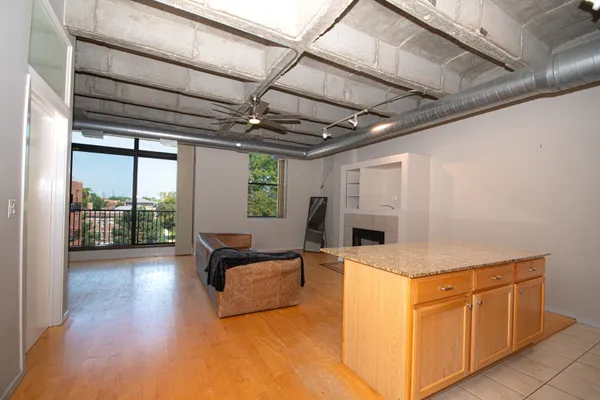 5200 S ELLIS AVE 402