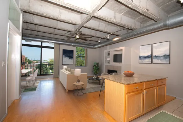 5200 S ELLIS AVE 402