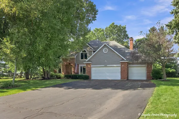 1809 ELM ST