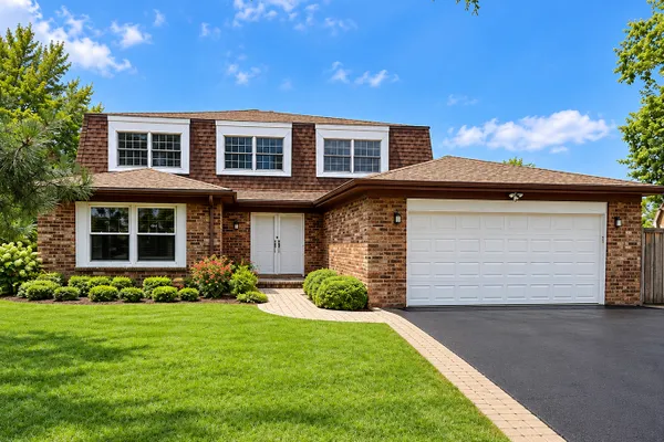 11 BIRCHWOOD AVE
