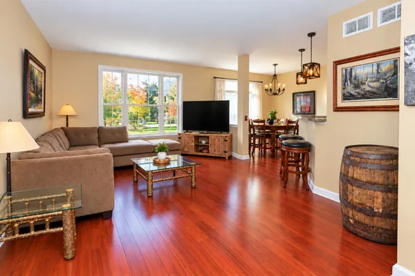 446 BAY TREE CT 446