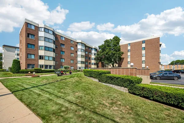 5500 LINCOLN AVE 507W