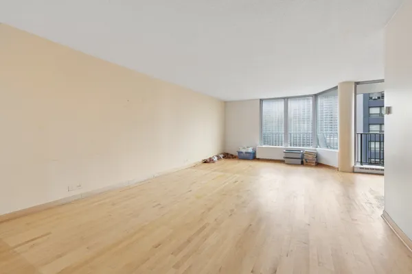 4170 N MARINE DR 14K