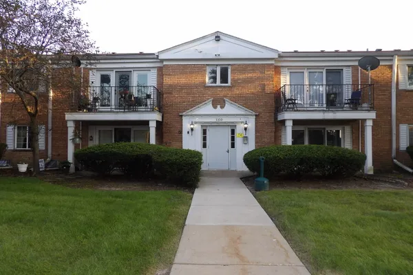 1100 N FARNSWORTH AVE 2A