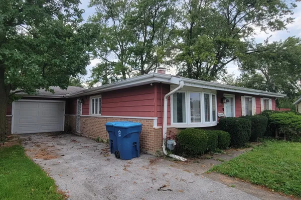 1420 FOREST PL