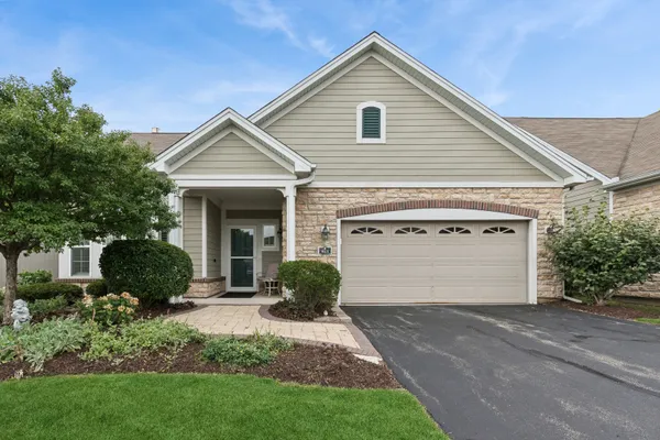 613 HANDEL LN