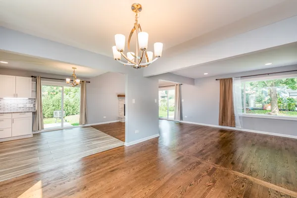 579 PHILLIPS CIR