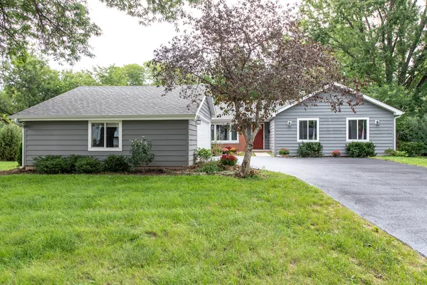 579 PHILLIPS CIR