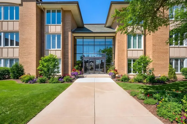 1 OAK BROOK CLUB DR A310