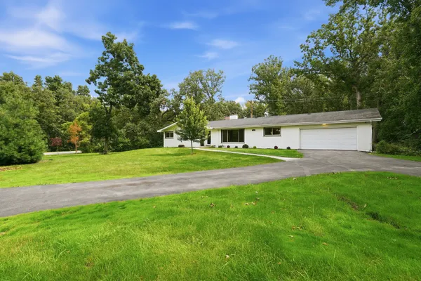 3585 BECKWITH LN