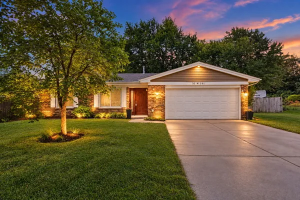 30W261 LEOMINSTER CT