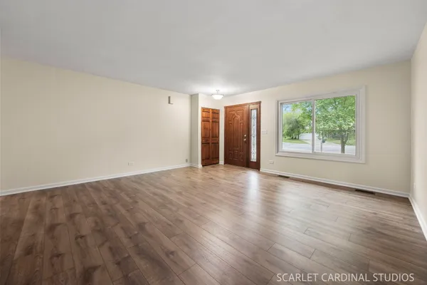 30W261 LEOMINSTER CT