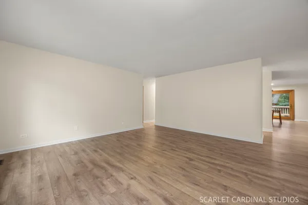 30W261 LEOMINSTER CT