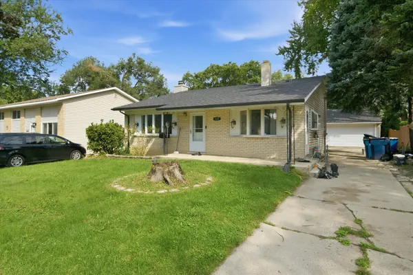 132 E MONTANA AVE