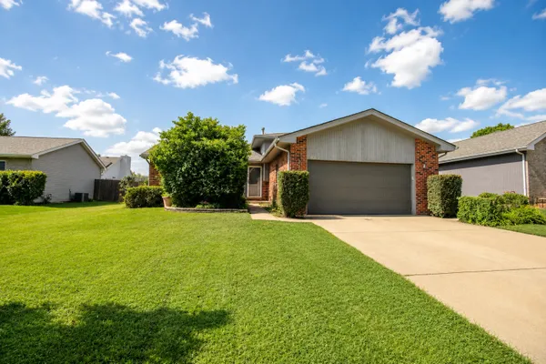 2212 SUSANNA WAY