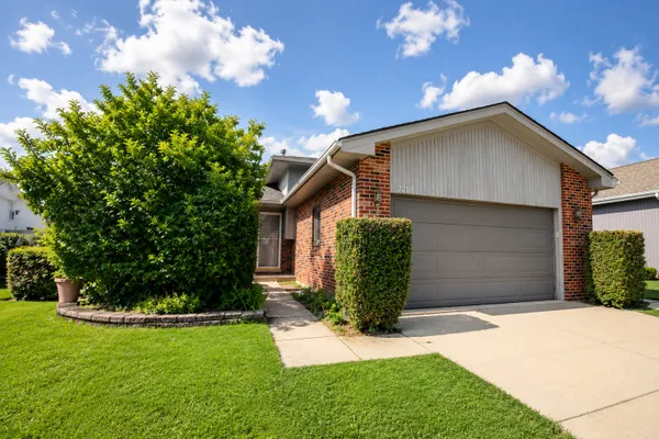 2212 SUSANNA WAY