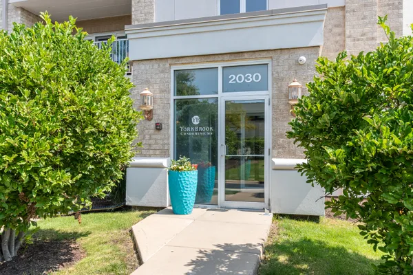 2030 SAINT REGIS DR 412