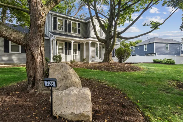 726 DORCHESTER DR